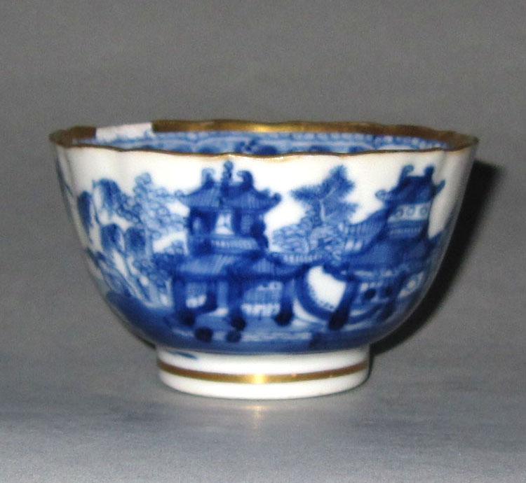 2010.0008.177.002 Porcelain teabowl