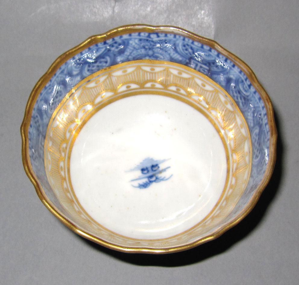 2010.0008.177.003 Porcelain teabowl top
