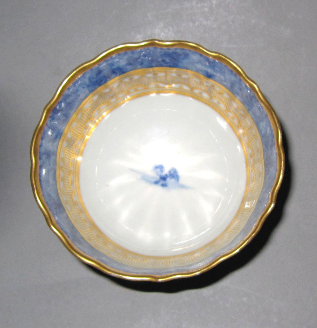 2010.0008.177.004 Porcelain teabowl top