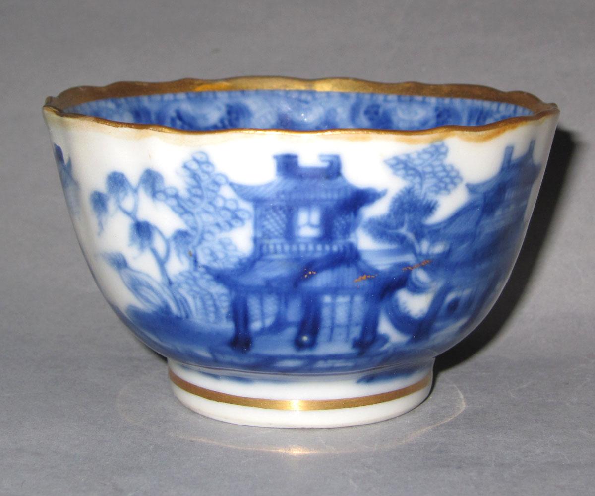 2010.0008.177.006 Porcelain teabowl