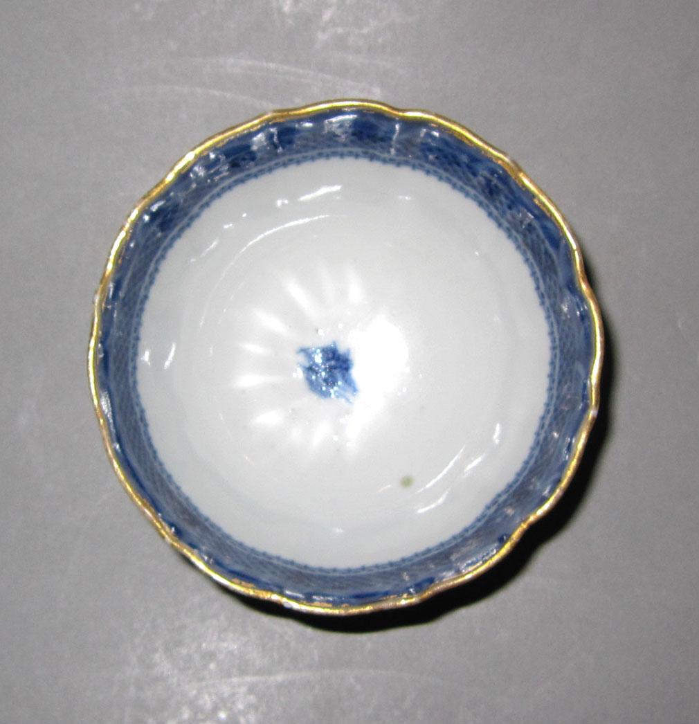 2010.0008.177.006 Porcelain teabowl top