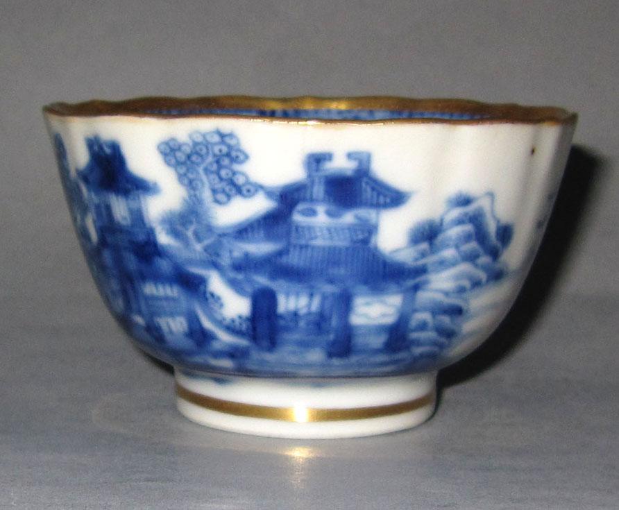 2010.0008.177.007 Porcelain teabowl