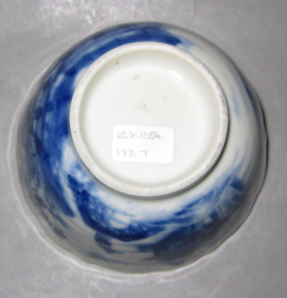 2010.0008.177.007 Porcelain teabowl underside