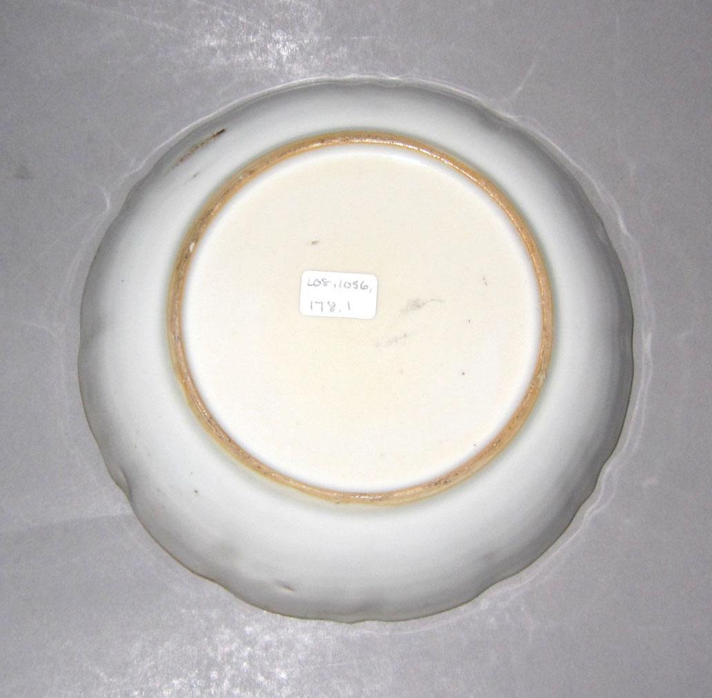 2010.0008.178.001 Porcelain saucer underside