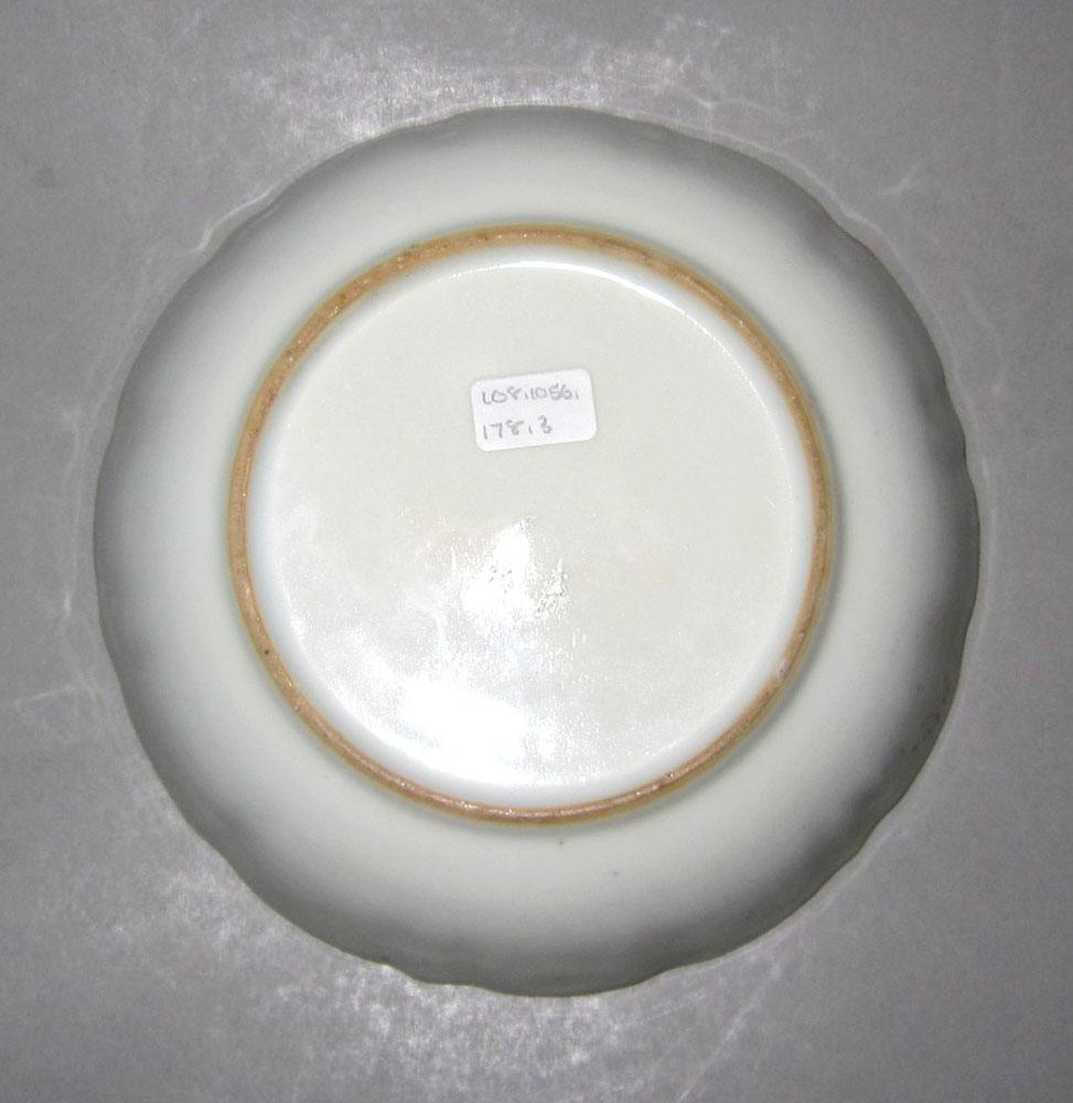 2010.0008.178.003 Porcelain saucer underside