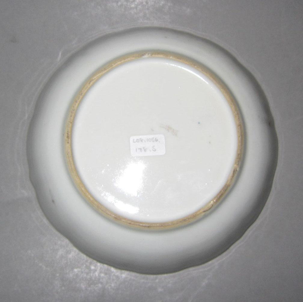 2010.0008.178.005 Porcelain saucer underside