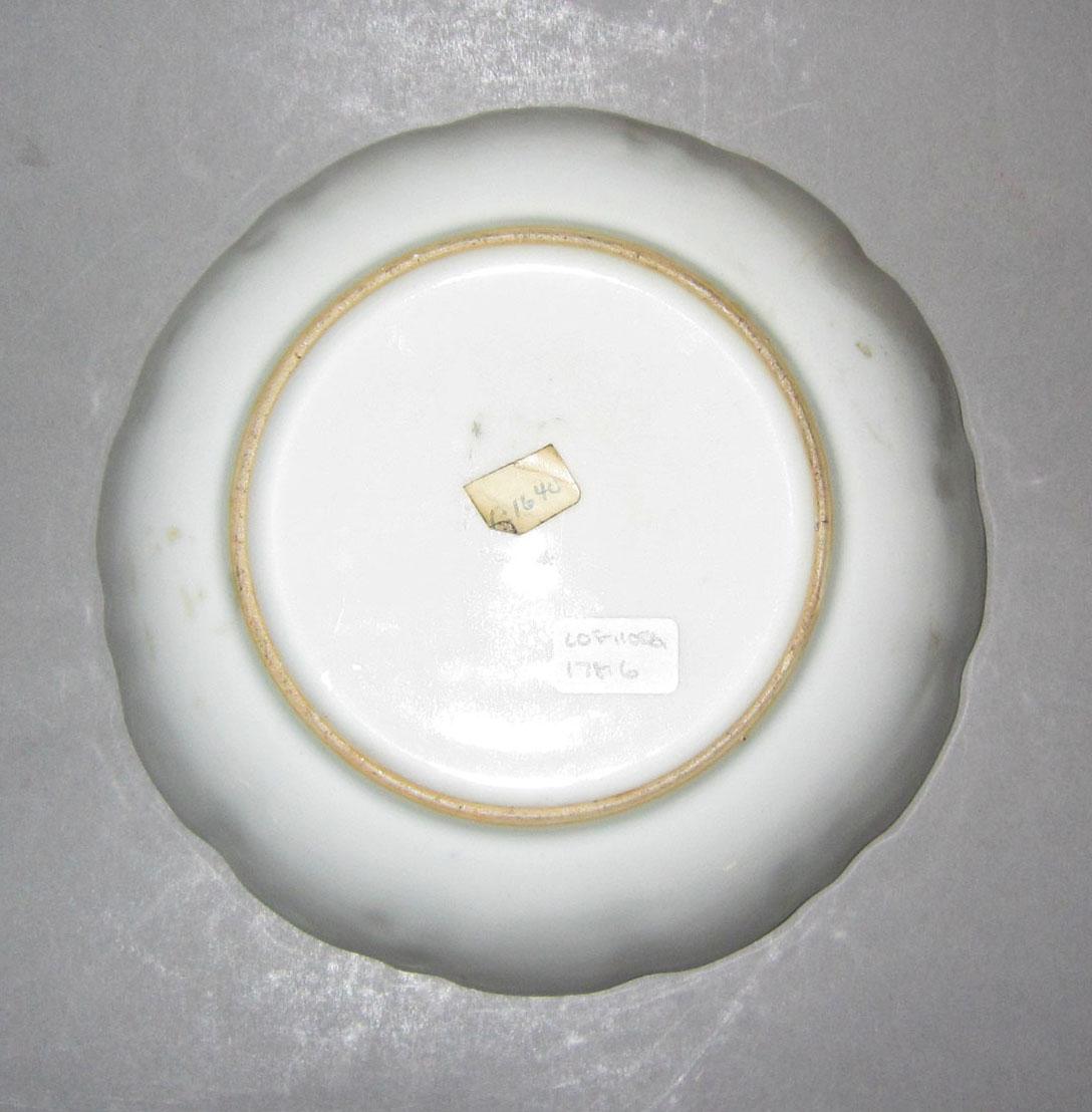 2010.0008.178.006 Porcelain saucer underside