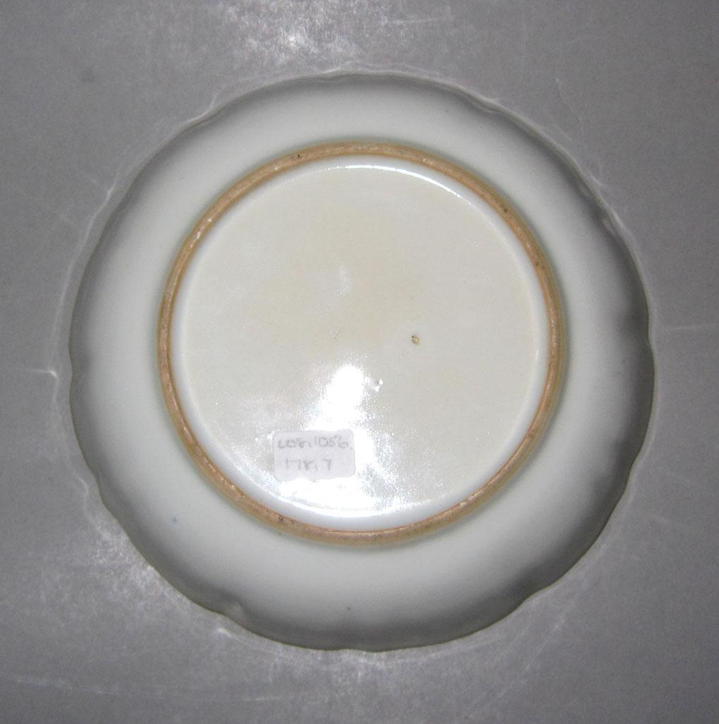 2010.0008.178.007 Porcelain saucer underside