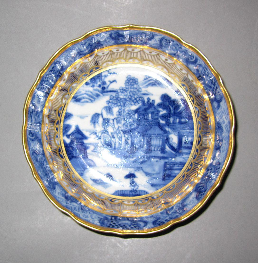2010.0008.178.008 Porcelain saucer