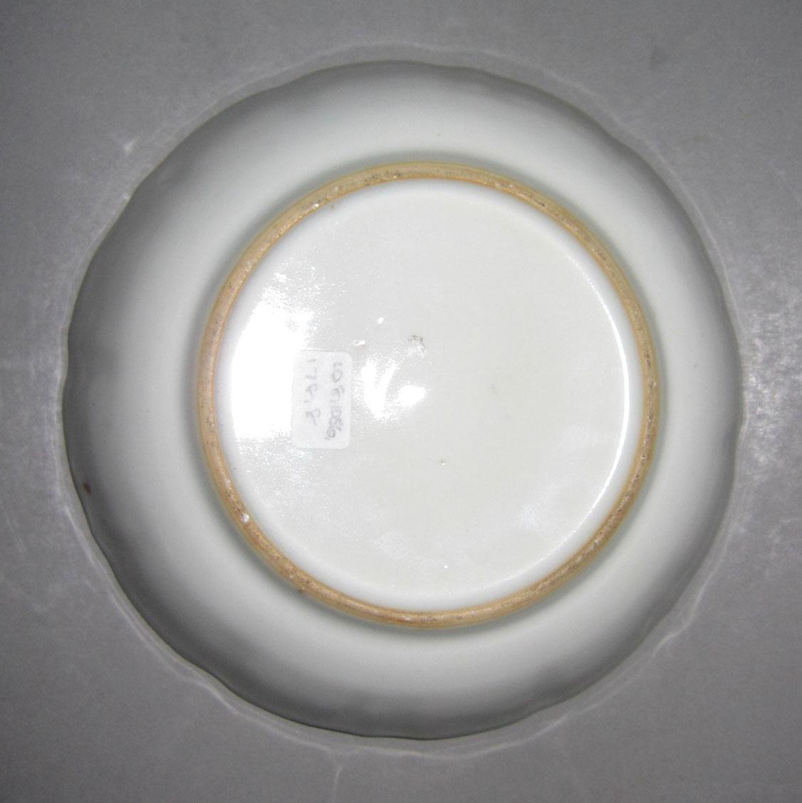 2010.0008.178.008 Porcelain saucer underside