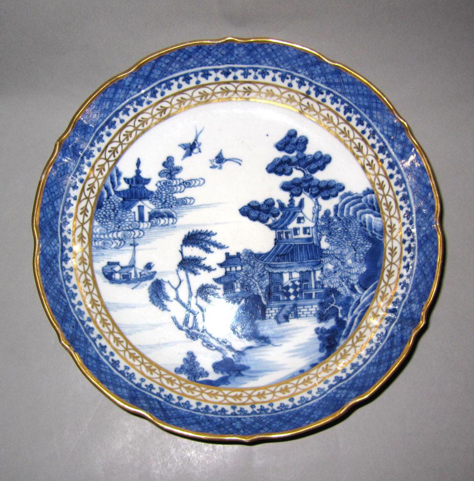 2010.0008.181 Porcelain dish