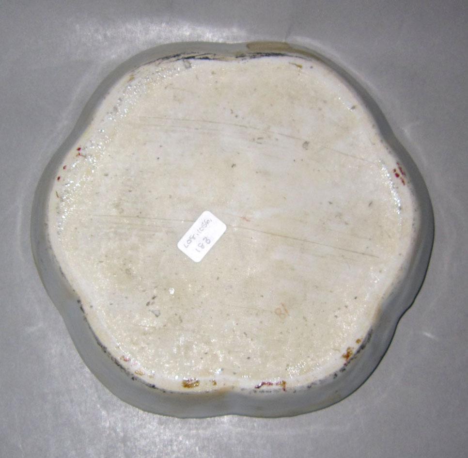 2010.0008.183 Porcelain teapot stand underside