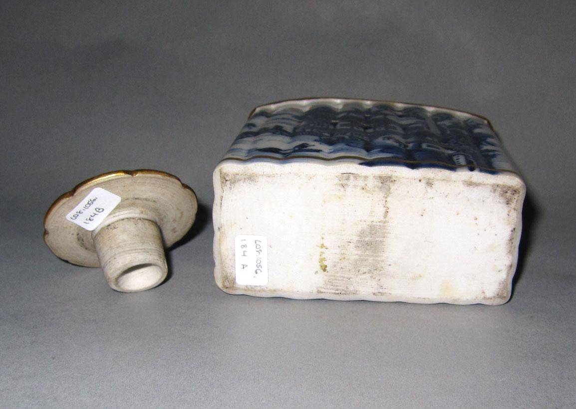 2010.0008.184 A,B Porcelain tea canister underside