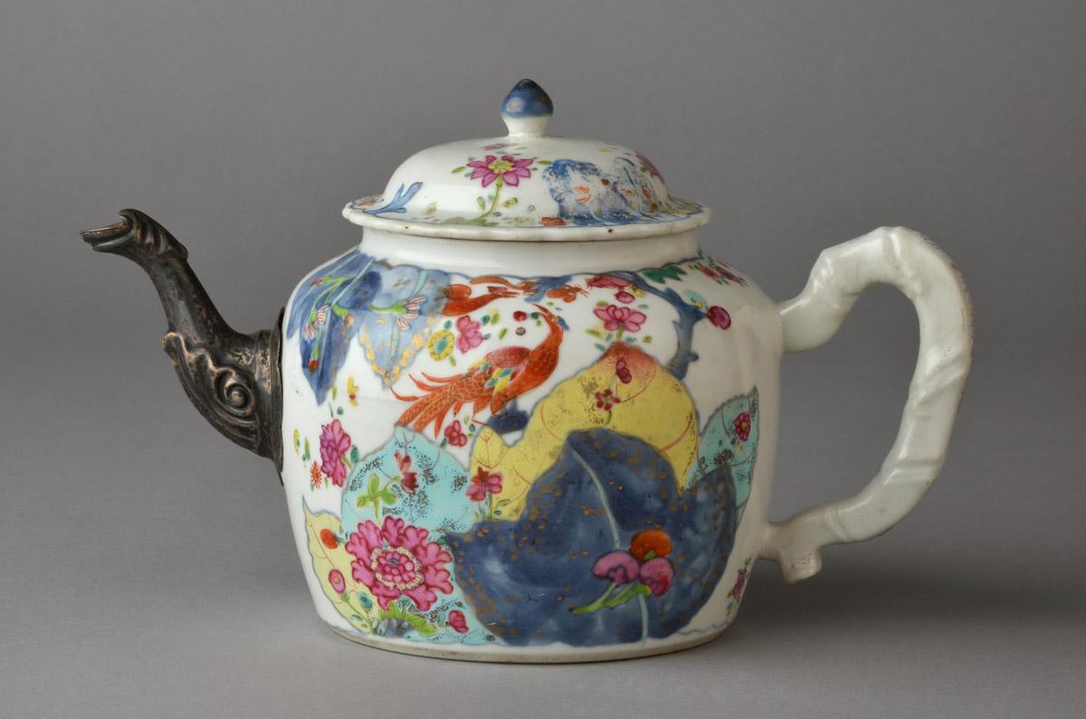 2010.0008.188 A,B Porcelain teapot