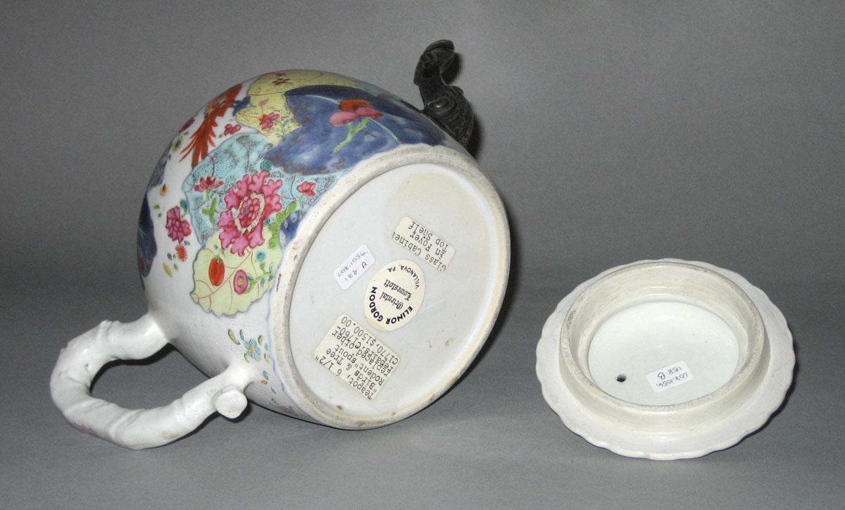 2010.0008.188 A,B Porcelain teapot underside