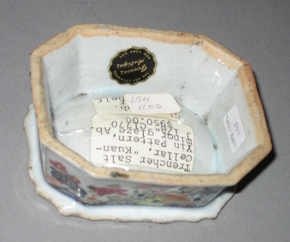 2010.0008.195 Porcelain salt underside