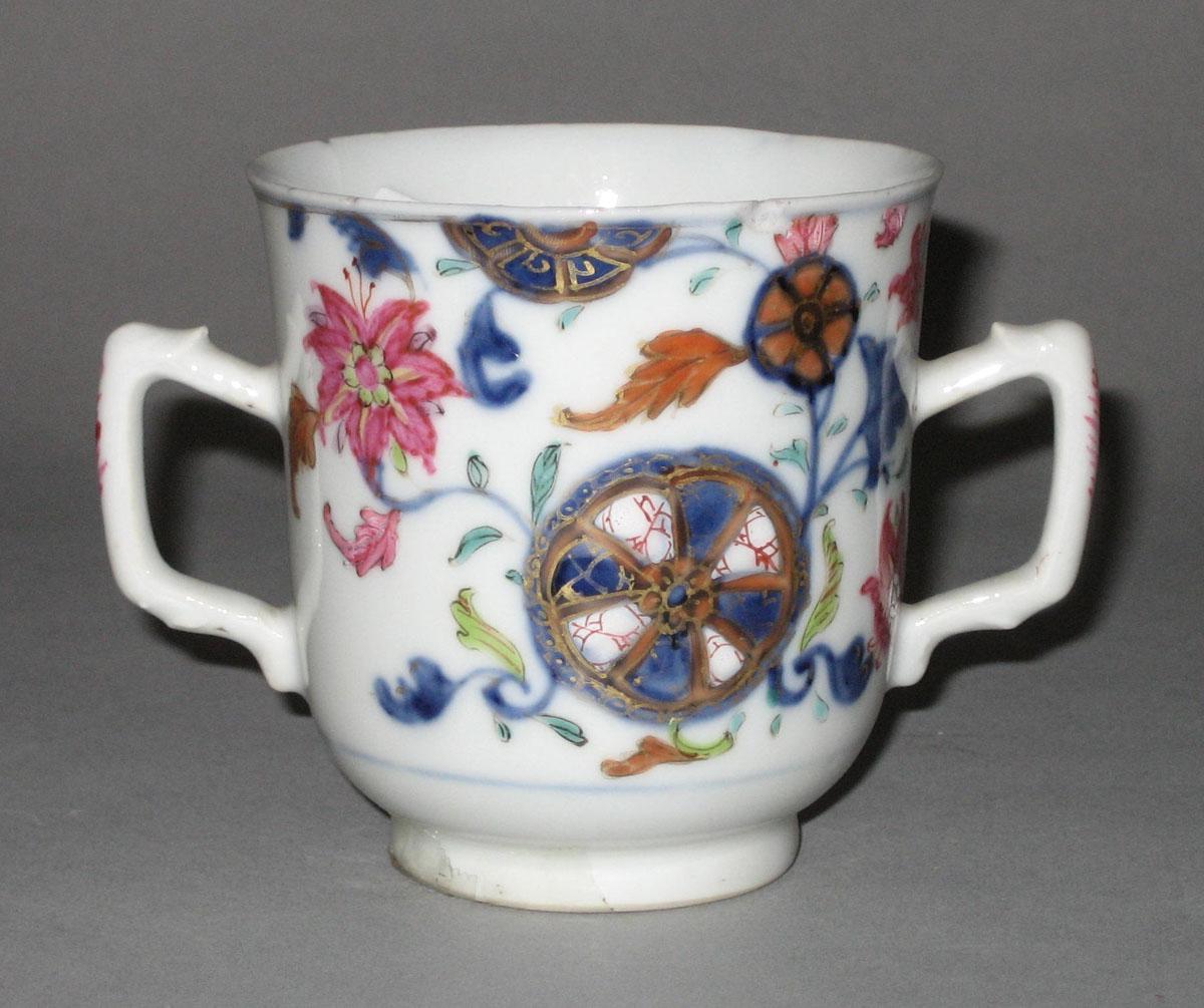 2010.0008.200.001 A Porcelain cup