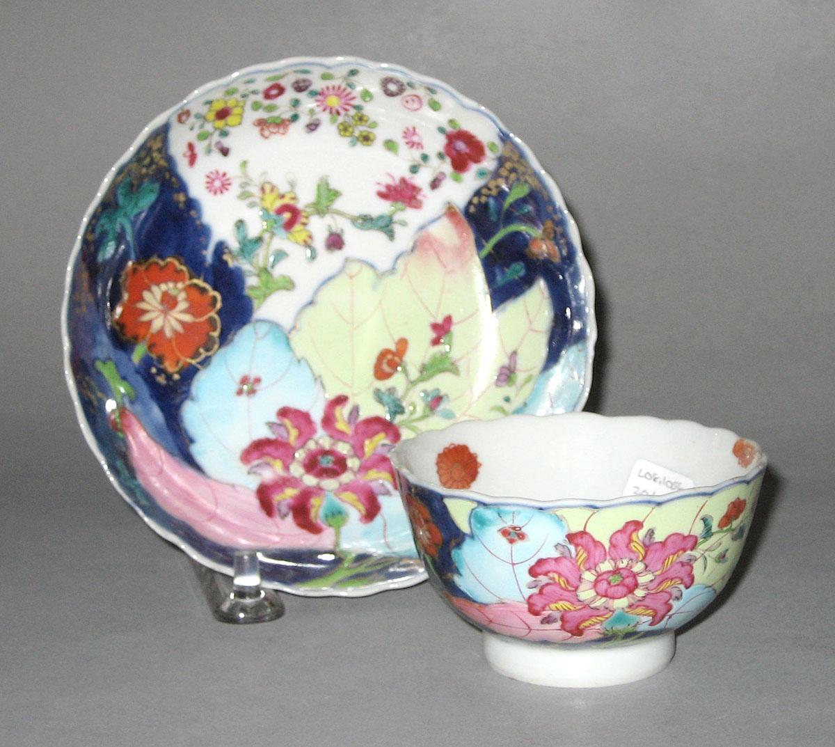 2010.0008.201.002 A,B Porcelain teabowl and saucer