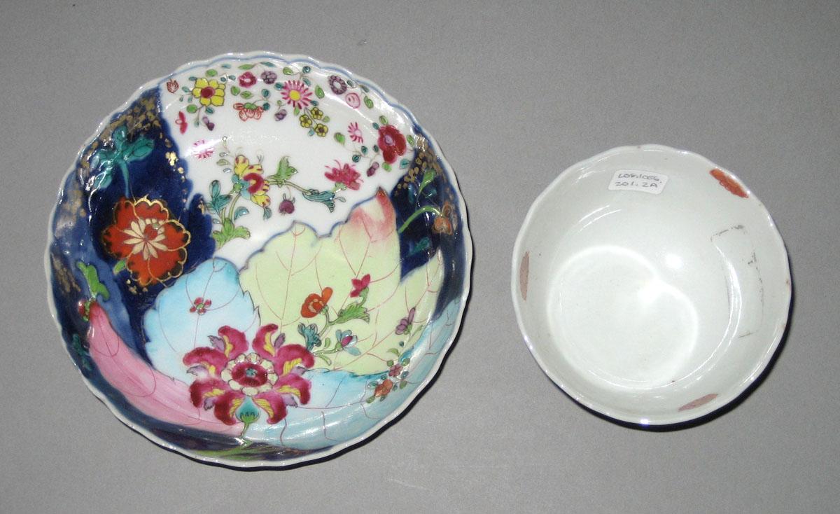 2010.0008.201.002 A,B Porcelain teabowl and saucer top