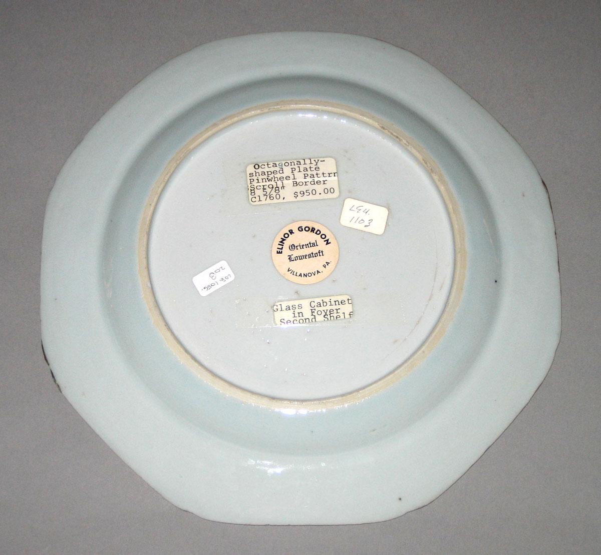 2010.0008.203 Porcelain plate underside