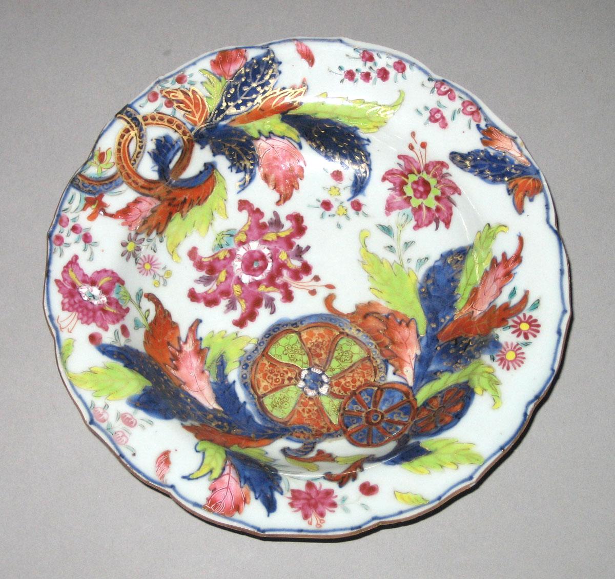 2010.0008.207 Porcelain dish