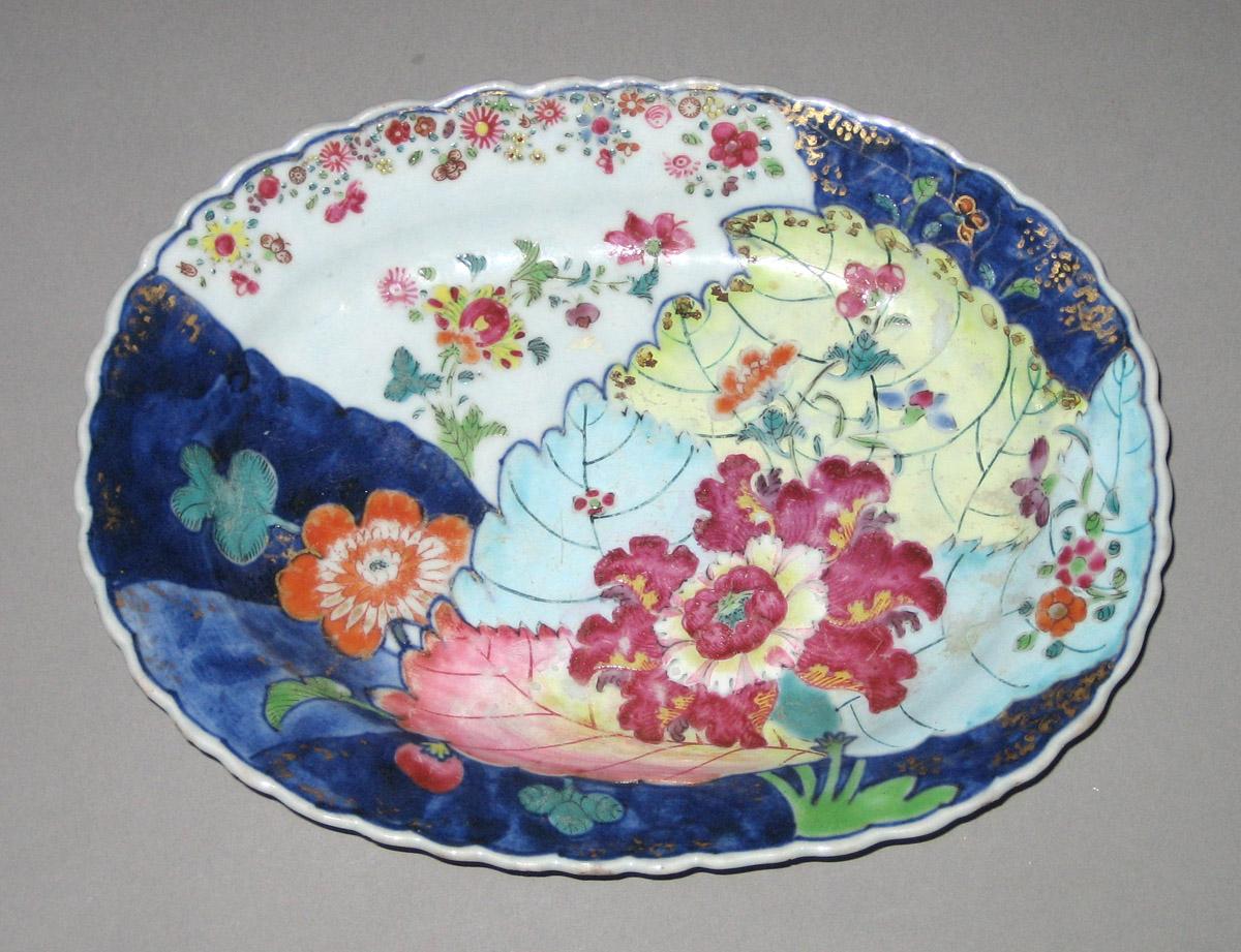 2010.0008.210 Porcelain dish