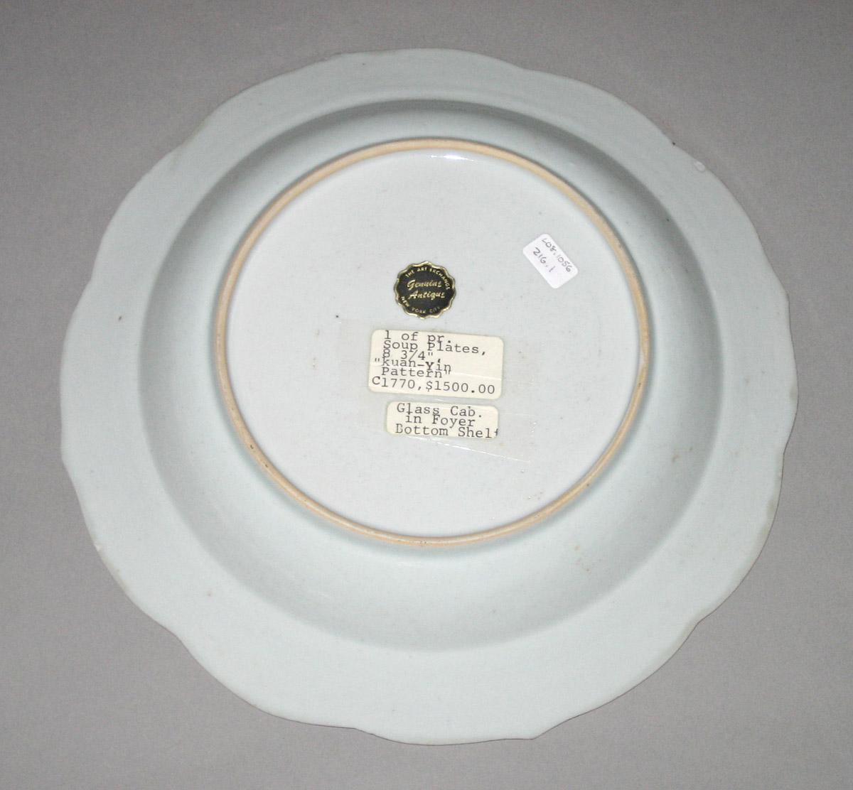 2010.0008.216.001 Porcelain soup plate underside