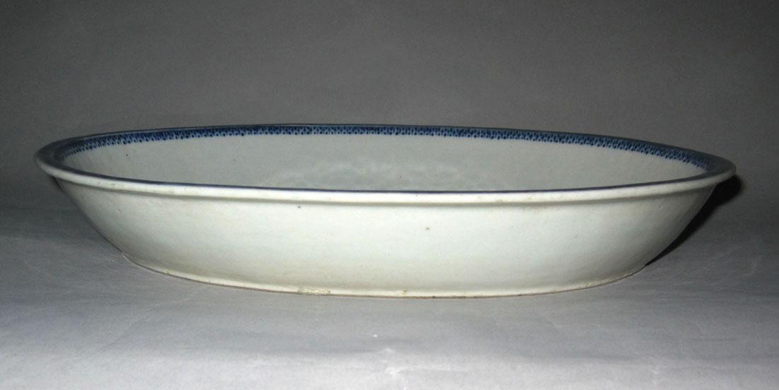 2010.0008.003 Porcelain dish side