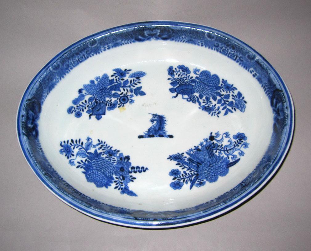 2010.0008.007 Porcelain dish