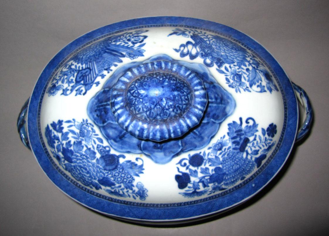 2010.0008.012 A,B Porcelain tureen top