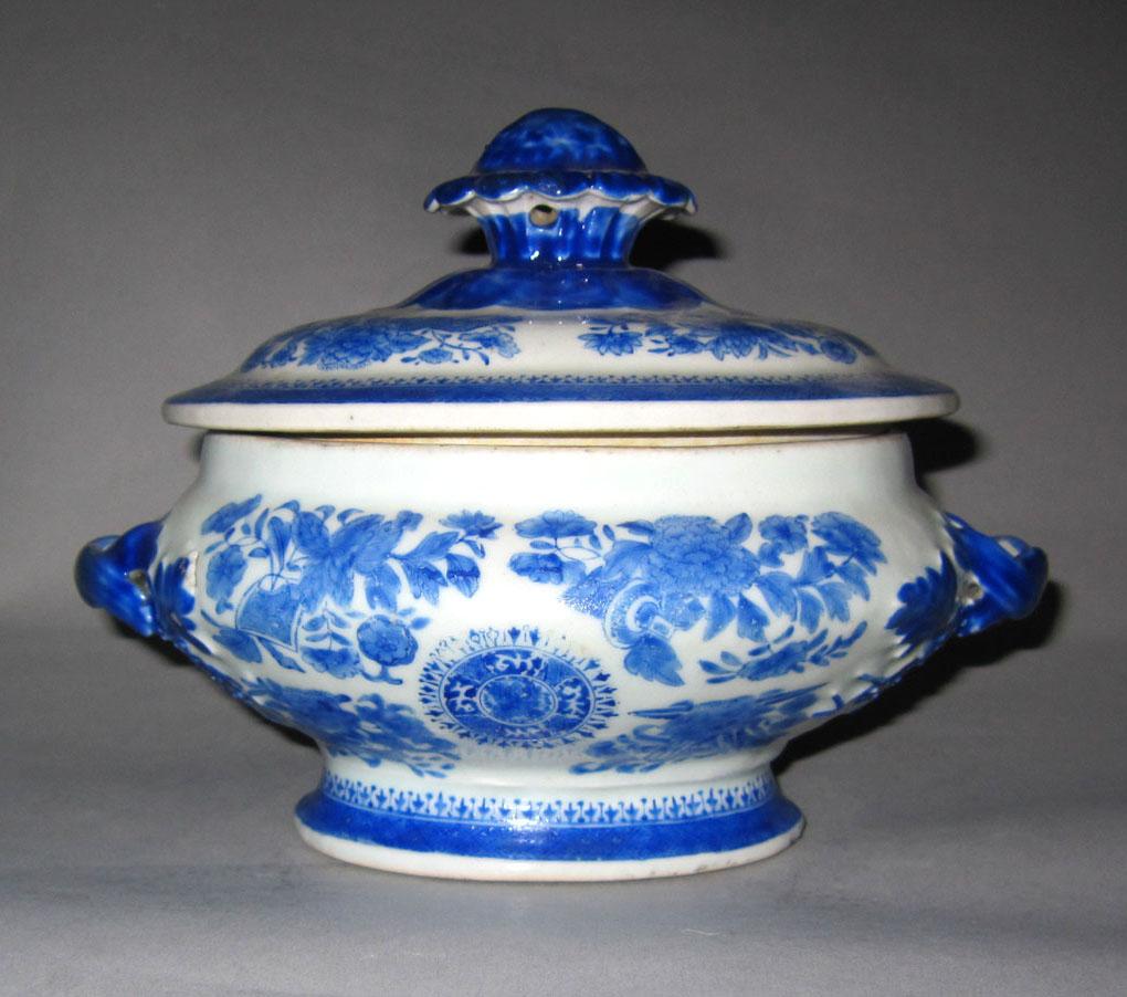 2010.0008.013 A,B Porcelain tureen