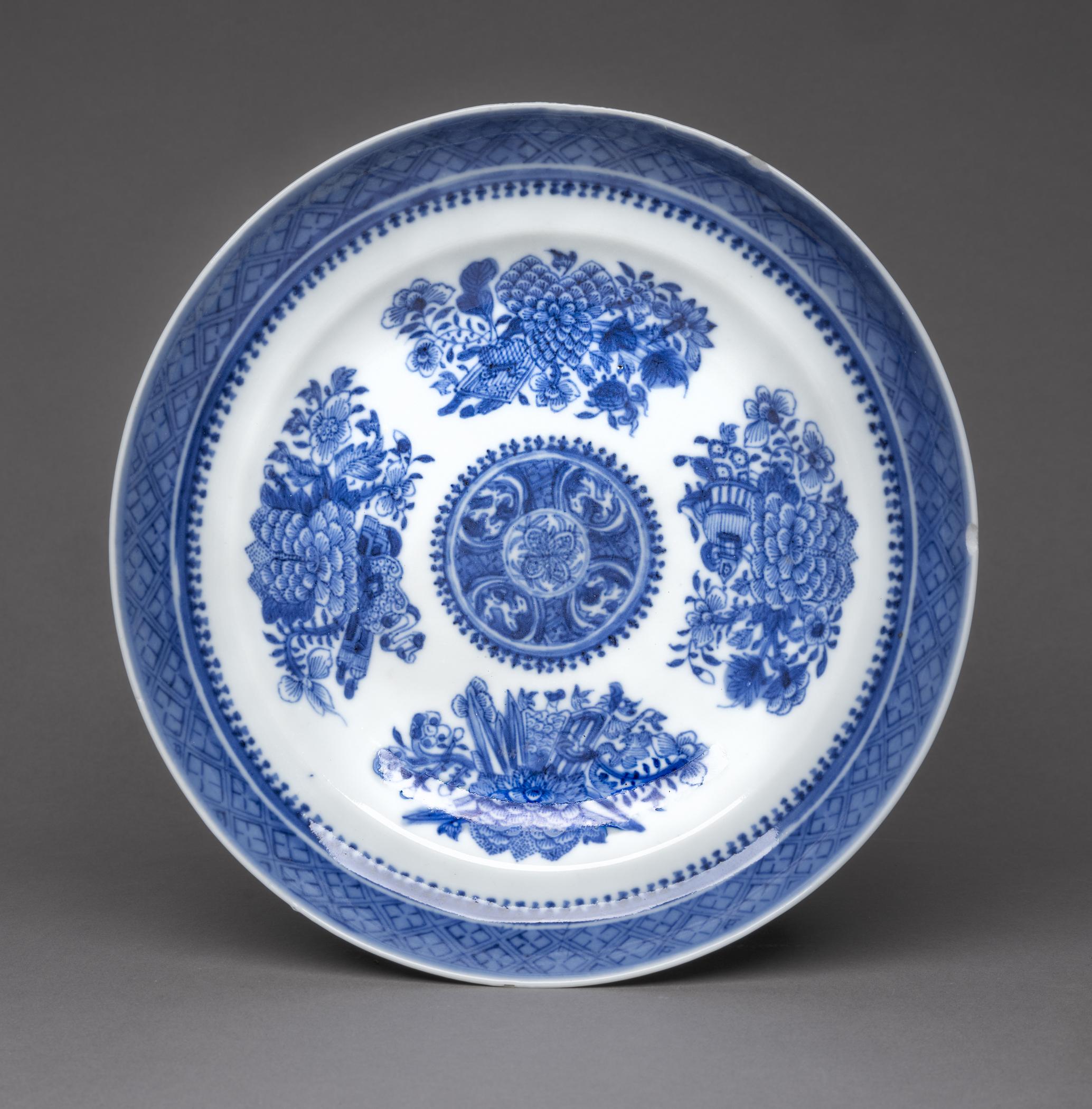 2010.0008.014 Plate, view 1
