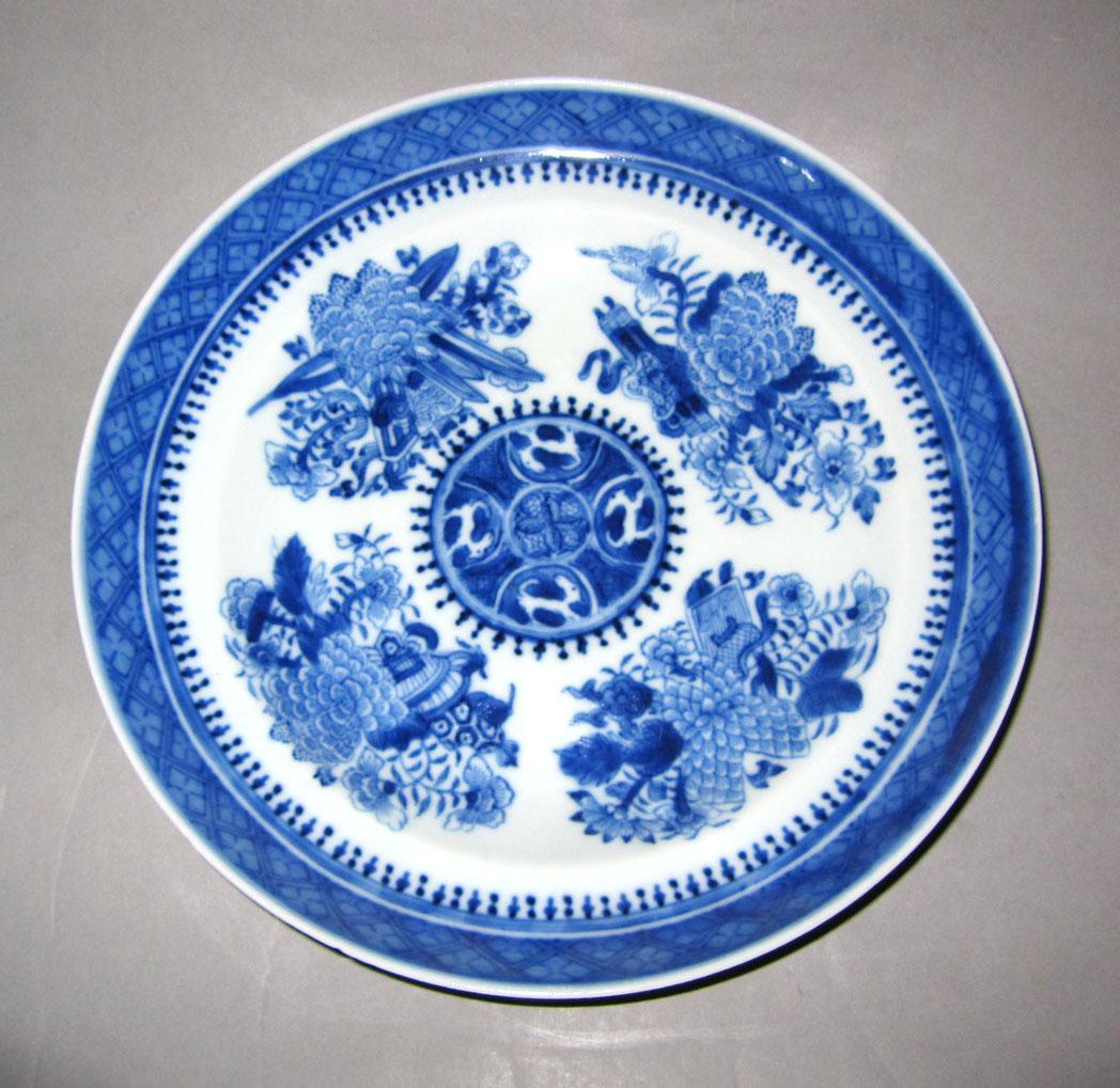 2010.0008.015 Porcelain plate