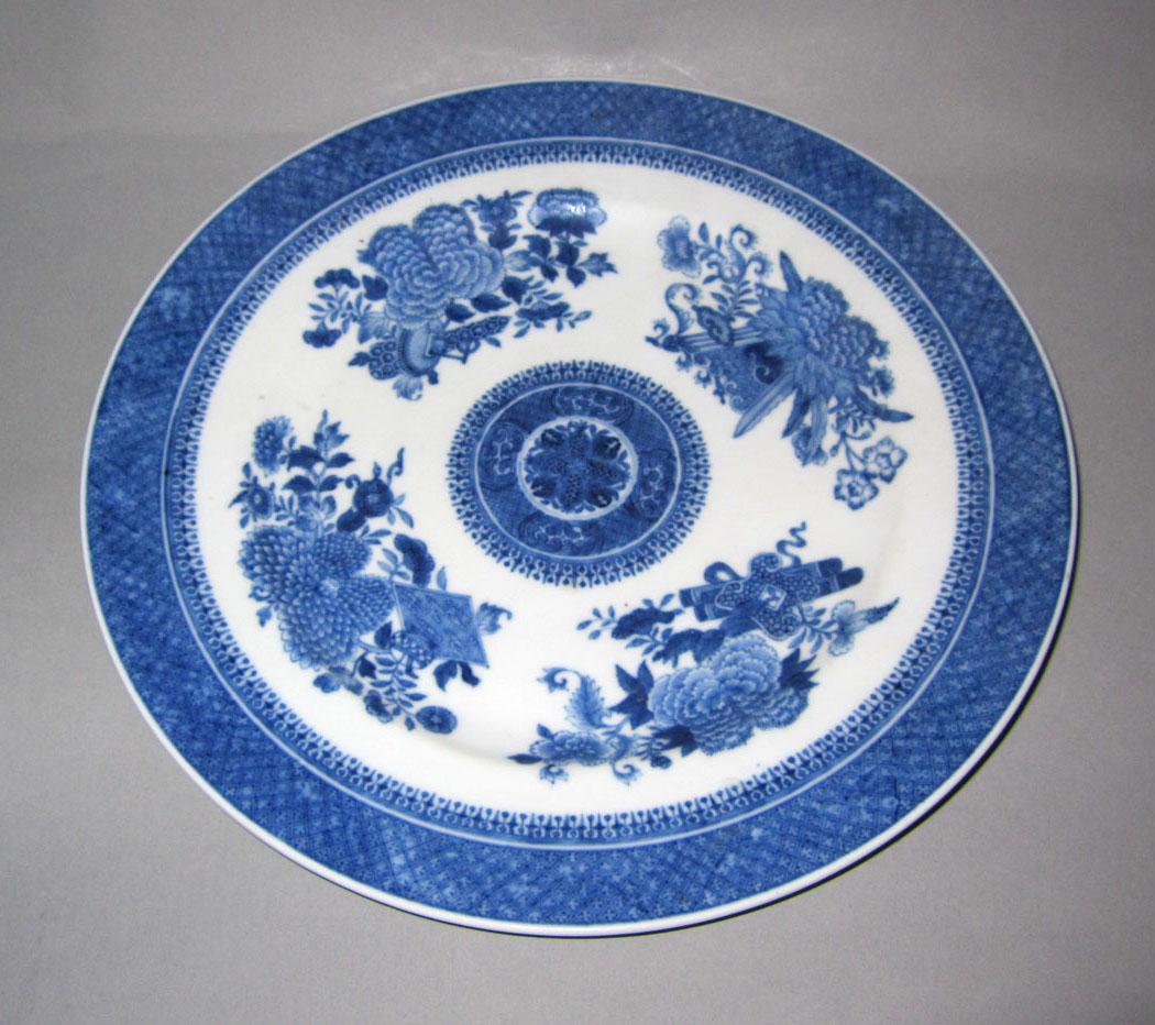 2010.0008.017 Porcelain plate