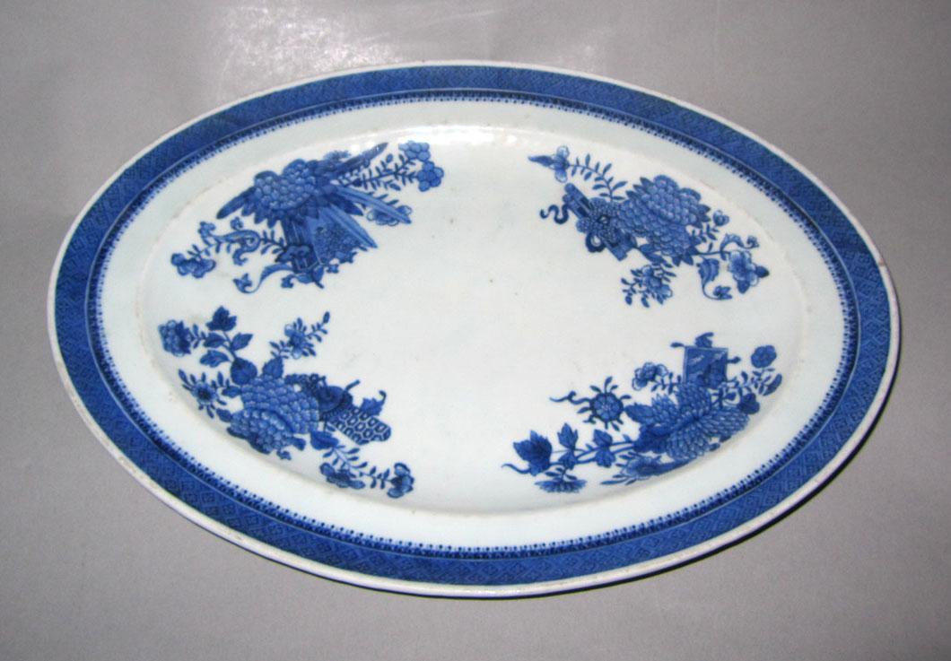 2010.0008.020 Porcelain dish