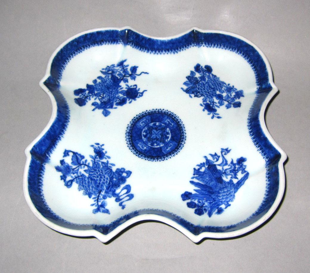 2010.0008.029 Porcelain fruit dish