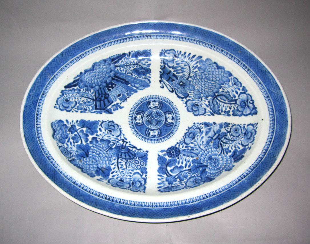 2010.0008.033 Porcelain dish