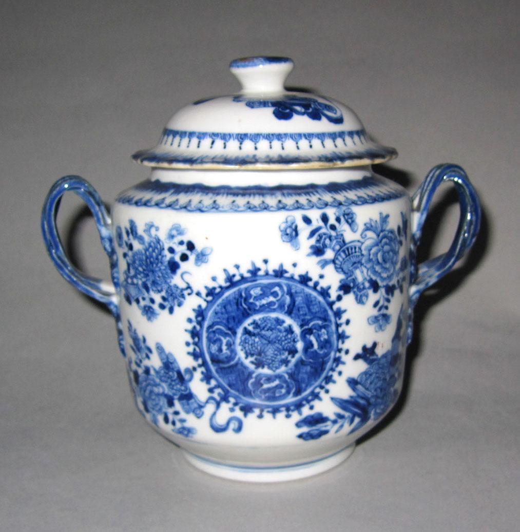 2010.0008.039 A,B Porcelain sugar bowl