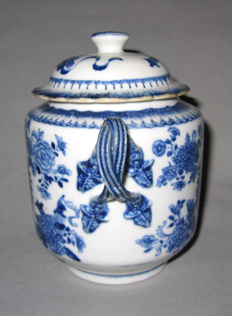 2010.0008.039 A,B Porcelain sugar bowl handle