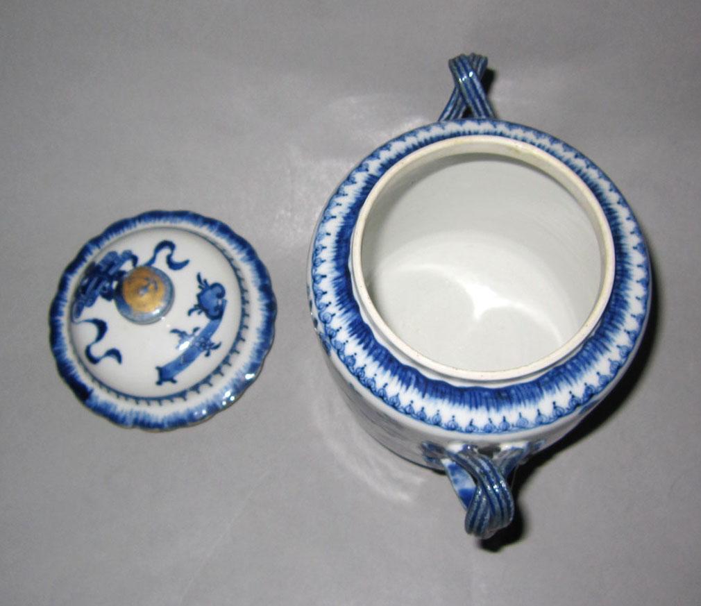 2010.0008.039 A,B Porcelain sugar bowl top