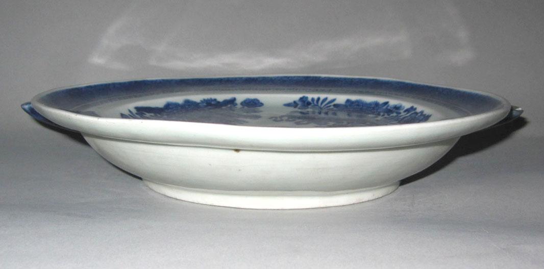 2010.0008.047 Porcelain plate side