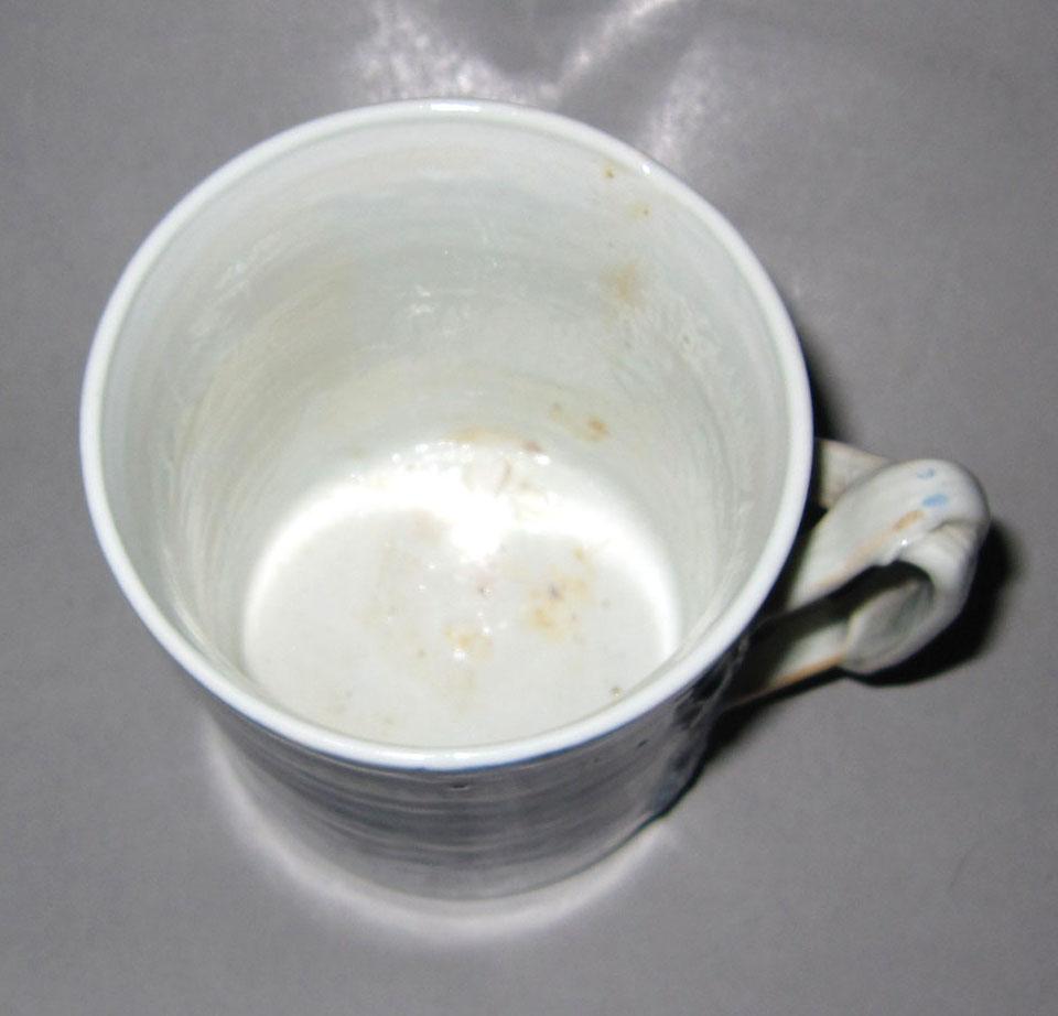 2010.0008.065.001 Porcelain mug top