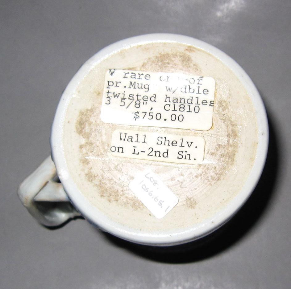 2010.0008.065.001 Porcelain mug underside