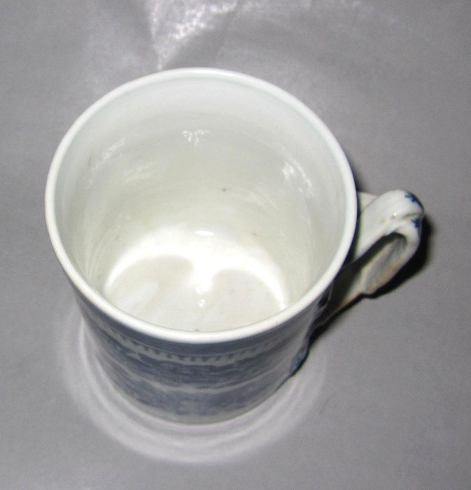 2010.0008.068.001 Porcelain mug top
