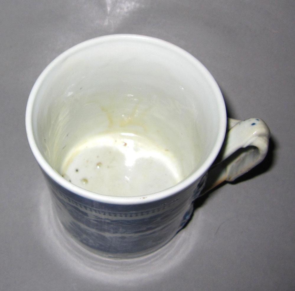 2010.0008.068.002 Porcelain mug top