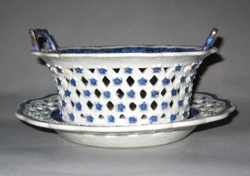 2010.0008.074 A,B Porcelain basket and stand