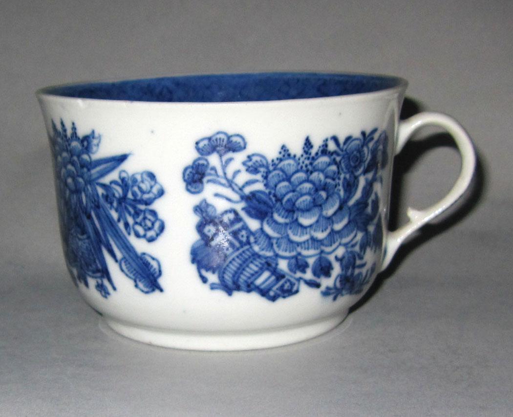 2010.0008.076 A Porcelain teacup or breakfast cup