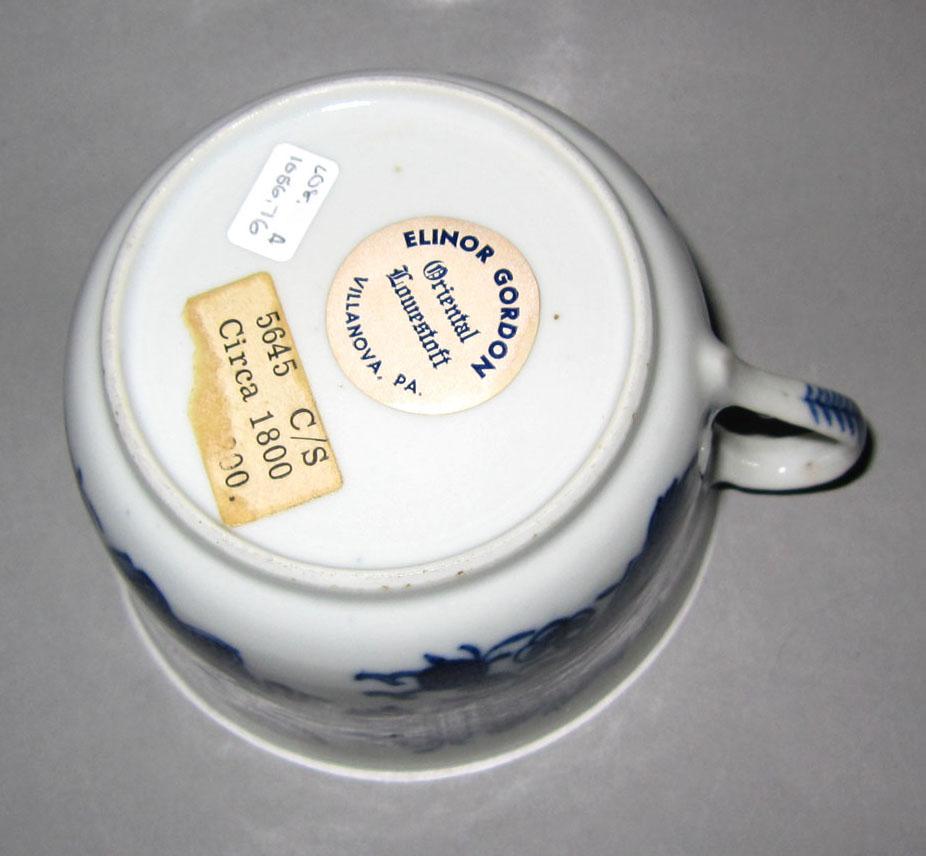 2010.0008.076 A Porcelain teacup or breakfast cup underside