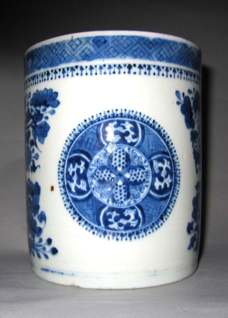 2010.0008.086 A Porcelain mug medallion