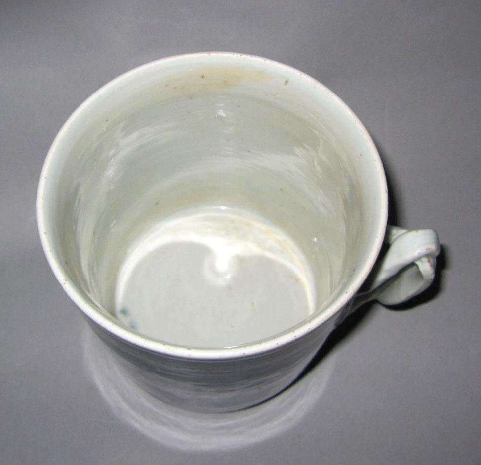 2010.0008.086 A Porcelain mug top